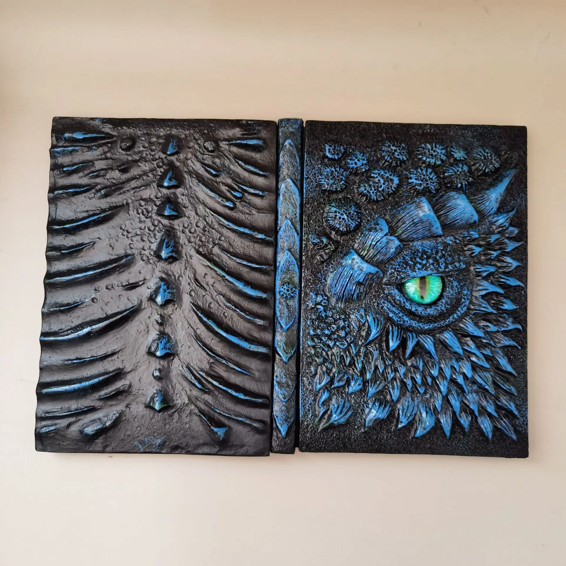 Cthulhu 3D Embossed Notebook B - огляд і ціна Stationery Books