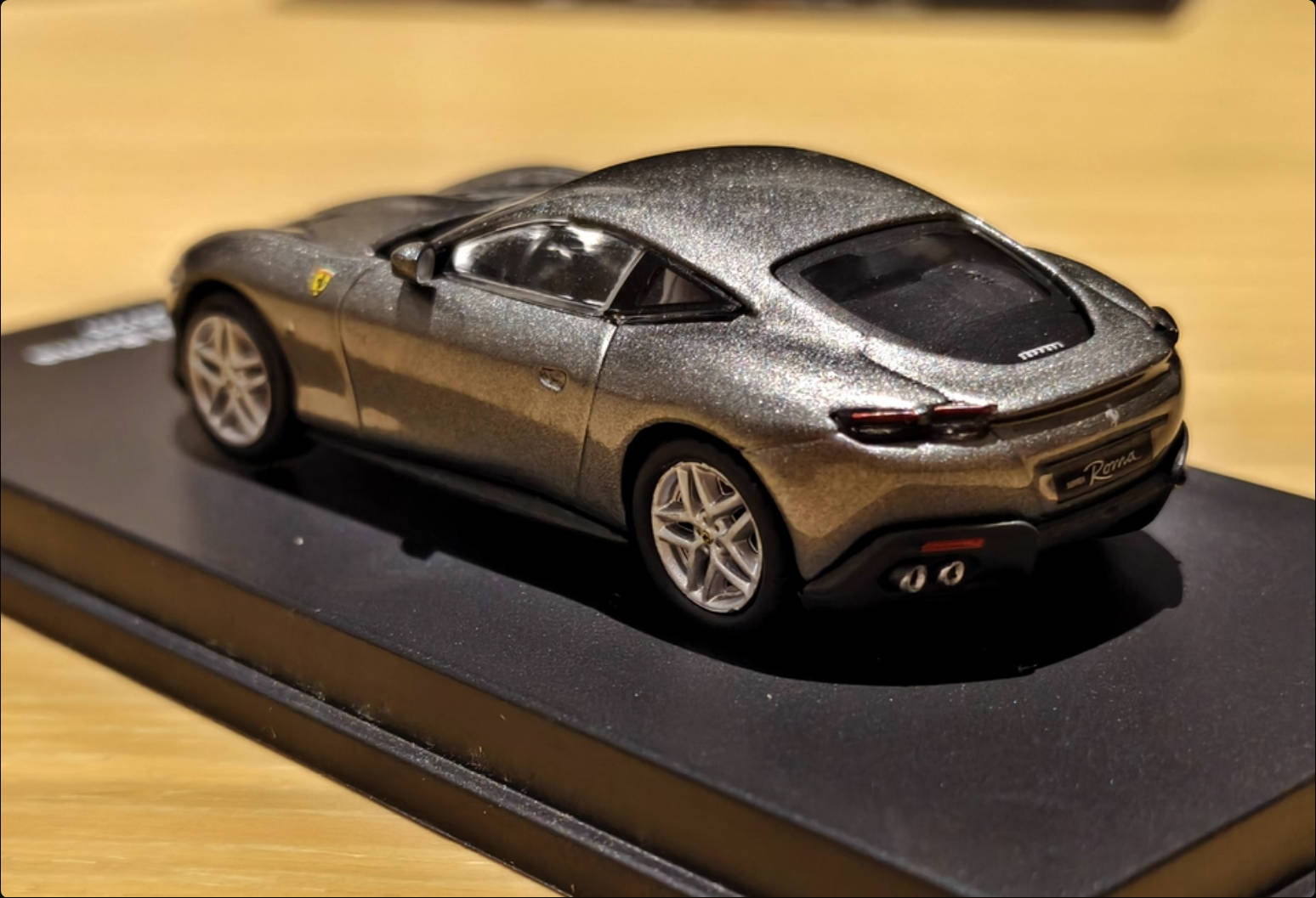 Car in Magazine 1:64 Scale Cen - огляд і ціна Magazines